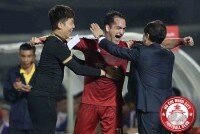 HLV Chung Hae Soung đang giúp CLB TP HCM thăng hoa tại V-League 2019. Ảnh: Huyền Đông.