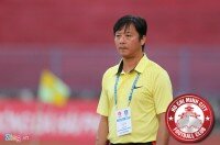HLV Lê Huỳnh Đức than trời về chuyên môn của các trọng tài V-League. Ảnh: Zing